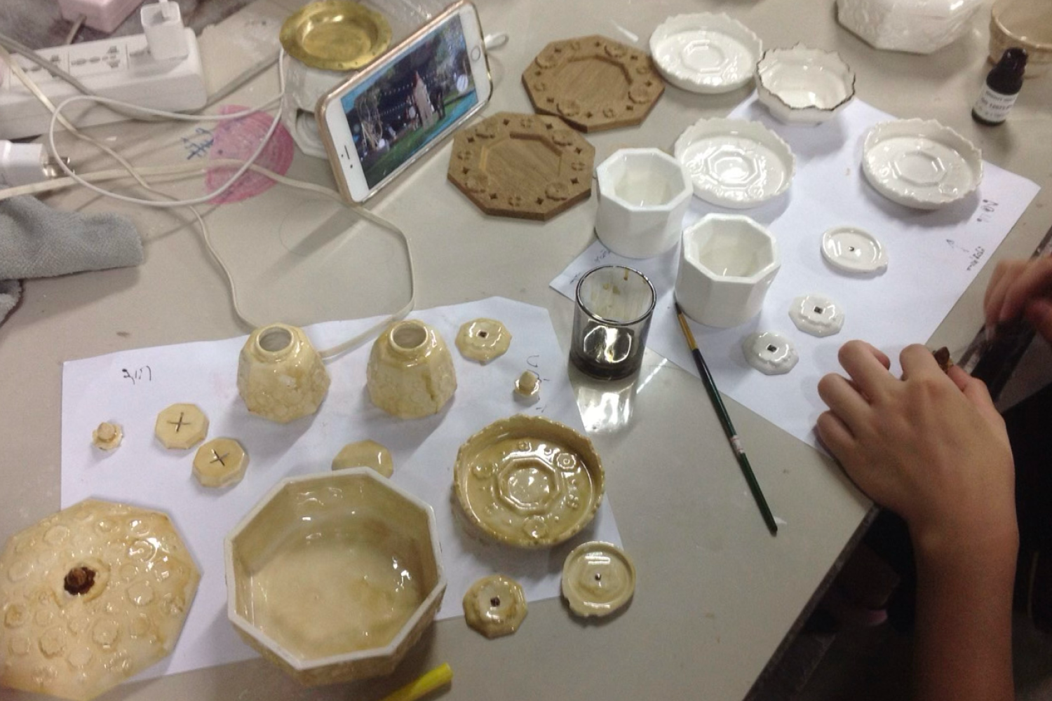 Ceramic perfuming storage desk object